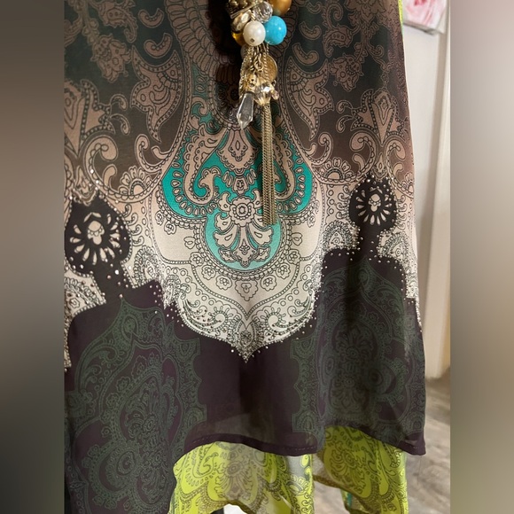 ONE WORLD 1x GREEN LIGHTWEIGHT LAYERED RUFFLED SEQUIN BEADED TUNIC - Picture 3 of 10